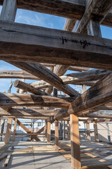 古民家の梁と柱を残してリフォームする