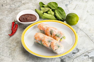 Vietnamese spring roll with prawn