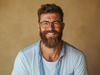 Obraz premium Bearded Man with Glasses