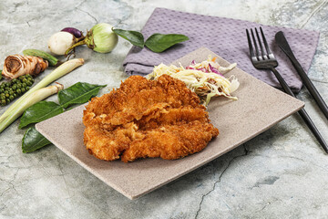 Tonkatsu fried cutlet with cabbage