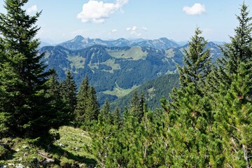 Fototapeta premium Scenic mountain view with lush greenery