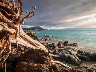 Follow me with a sundowner at the Maui Makena Beach view during summer time