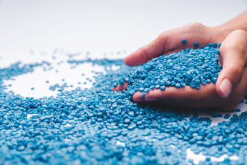 Blue plastic grain, plastic polymer granules,hand hold Polymer pellets, Raw materials for making water pipes, Plastics from petrochemicals and compound extrusion, resin from plant polyethylene.