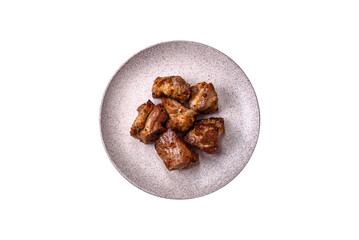 Obraz premium Delicious grilled chicken, turkey or pork skewers with salt, spices and herbs
