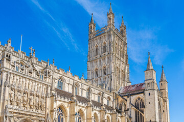 The gothic Gloucester Cathedral, the Cathedral Church of St Peter and the Holy and Indivisible Trinity, St Peter's Abbey in Gloucester, Gloucestershire, England, UK