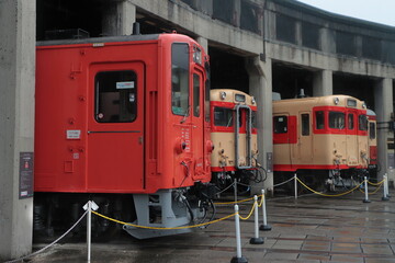 Obraz premium 岡山県_津山まなびの鉄道館に展示されている貴重な鉄道車両たち