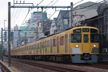 増結編成を連結して10両編成を組む西武新2000系電車_2022/10/22撮影