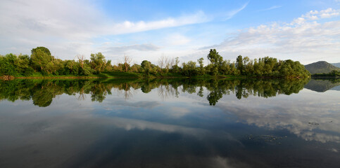 Morača (Fluss) - Zufluss zum Skutarisee in Montenegro // Morača (river) - tributary to Lake Skadar in Montenegro