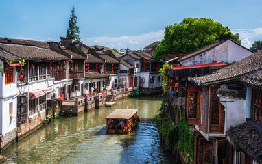 Obraz premium Shanghai Zhujiajiao town with boat and historic buildings