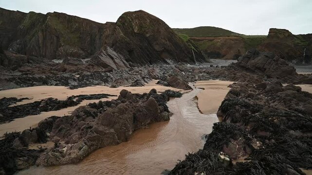 Low tide paradis on Sandymouth Bay Cornwall