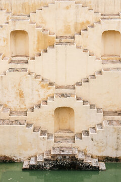 Panna Meenn Ka Kund - Old stepwell with labyrinthine stairs - Jaipur, India 