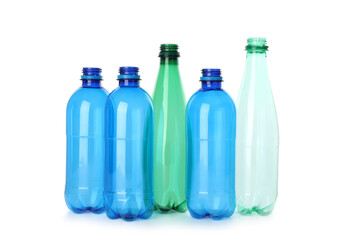 Naklejka premium Many empty plastic bottles isolated on white