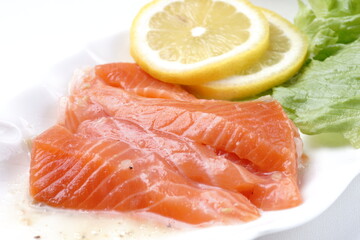 サーモンカルパッチョ