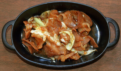 一人暮らしの豚肉とキャベツの辛味噌炒め