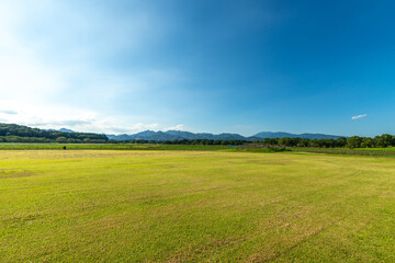 広がる青空と大地の息吹