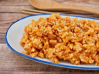 한국음식 매콤한 김치볶음밥, 숟가락, 젓가락
