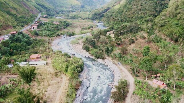 R&iacute;o en la selva