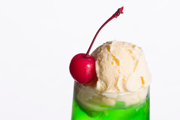 レトロなメロンクリームソーダ