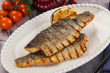 Grilled seabass fillet with lemon