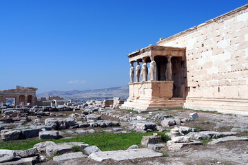 Fototapeta premium Erechtheion, Tempel auf der Akropolis mit den Karyatiden, Athen, Griechenland, Europa, Antike, Architektur, alt, Bauwerk