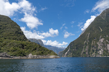 lake and mountains at Milford Sound
