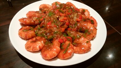 Japanese food is healthy and delicious.