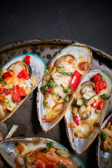 Baked Mussels with Cheese