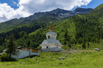 Scenery of Shuangqiaogou mountain in western Sichuan, China