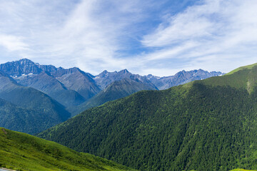 Obraz premium Mountains opposite Balang Mountain in Aba, Sichuan Province, China