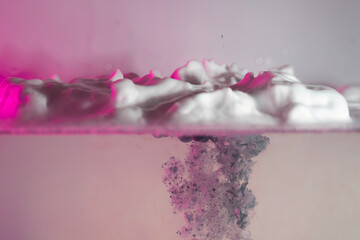 schaum farbe tropfen wasser rot