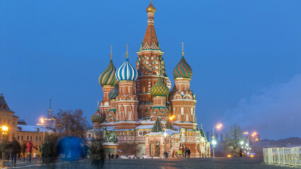 Obraz premium Red Square in winter day to night timelapse with Cathedral of St. Basil, Russia