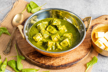 Palak Paneer is a creamy Indian dish made with spinach (palak) and paneer, flavoured with spices and herbs. Healthy, delicious!