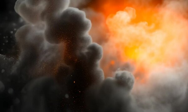 Volutes de fum&eacute;e noires, grises et orang&eacute;es avec lumi&egrave;re incandescente, effet dramatique et atmosph&eacute;rique avec espace n&eacute;gatif copyspace pour fond intense, explosion ou ambiance visuelle forte