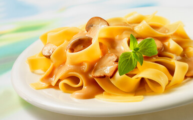 Taglierini, Pasta mit Champignonsauce, Bandnudeln, Pasta, Nudeln, Pilze, Pilzsauce, 