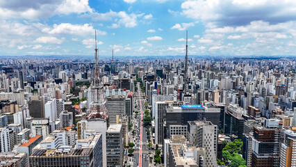 Visão aérea dos prédios do centro urbano da cidade de São Paulo, com destaque para a paisagem...