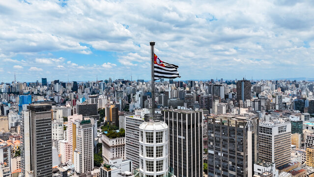 bandeira da cidade de s&atilde;o paulo vis&atilde;o a&eacute;rea sp