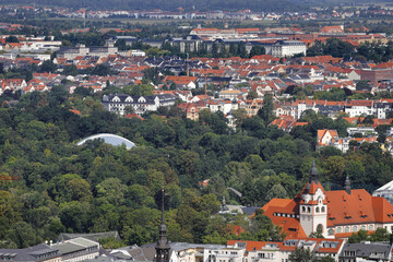 Leipzig, Blick vom Uni-Hochhaus über das Gohliser Schlösschen zum Zoo
