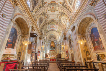 Obraz premium ALESSANDRIA, ITALY - SEPTEMBER 9, 2024: The nave of baroque church Chiesa di San Giovannino.