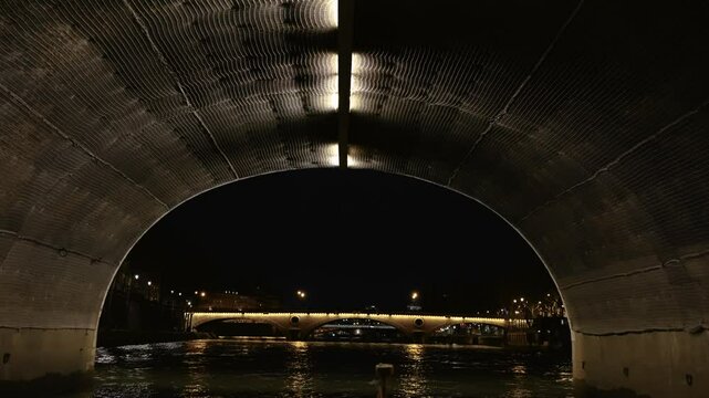 light at the end of tunnel river sena Paris 