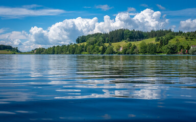 Fototapeta premium starke Spiegelungen am naturgelegenen Degersee