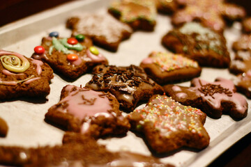 Traditionally long-ripened HOME-made Christmas gingerbread, decorated Christmas gingerbread