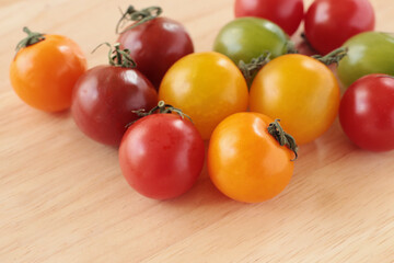 カラフルなミニトマト