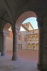 il cortile interno del Castello di Torrechiara (Parma)