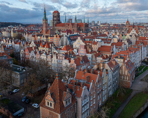Gdansk widok na starówkę miasta © sopthedrone