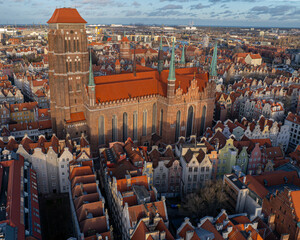 Gdansk widok na starówkę miasta © sopthedrone