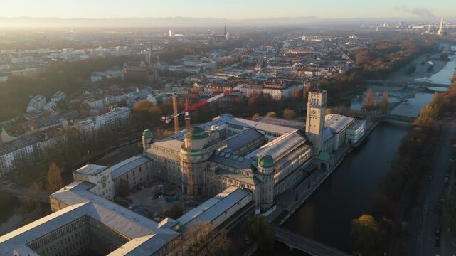 Aerial view German Museum of Masterpieces of Science and Technology in Munich, Germany in fall. Luftaufnahme Deutsches Museum von Meisterwerken der Naturwissenschaft und Technik. Museumsinsel. 