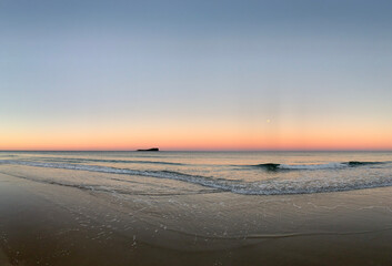 Obraz premium Sunset in winter, North Shore, Sunshine Coast, Queensland, Australia 