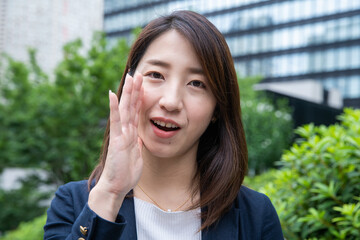 Fototapeta premium 応援する女性 