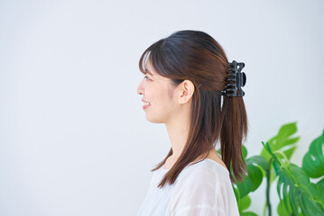 Fototapeta premium 若い女性の横顔