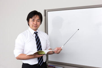 講師